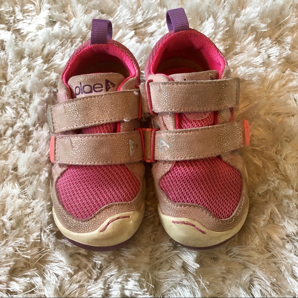 Plae sneakers